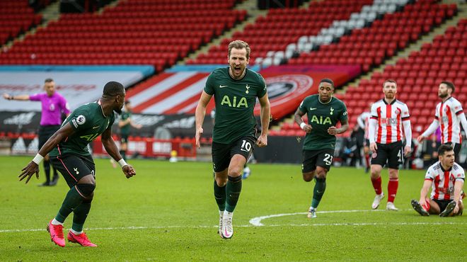 康宁汉姆球衣荣退母校，恩师盛赞活塞球星不忘初心（活塞球星康宁汉姆母校球衣退役，恩师称其初心未改）