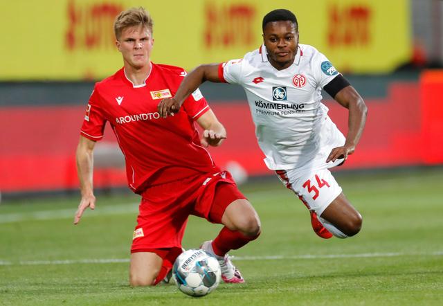 26年状元大热AJ-迪班萨，打球越来越美如画!（AJ-迪班萨成2026状元热门，球风愈发赏心悦目）