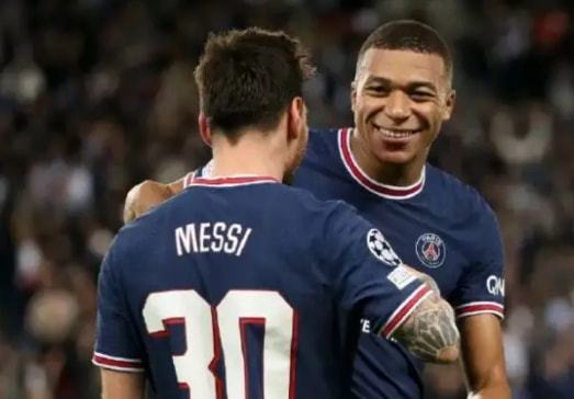 康宁汉姆32+10带队4连胜，最后时刻关键4分杀死比赛（康宁汉姆砍32分10助率队豪取四连胜，末段连拿4分锁定胜局）