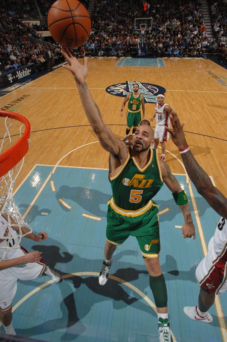 曼联迎战狼队，我真担心被惹毛的阿莫林，会帮利物浦解套！（曼联战狼队：就怕阿莫林发飙，替利物浦解困）