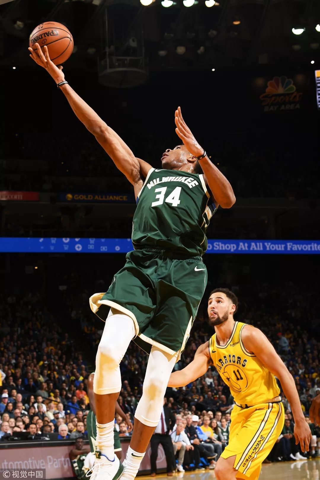 马丁内斯称赞B费：他是助攻之王，曼联在他上场时截然不同（马丁内斯力挺B费：助攻王在阵，曼联判若两队）