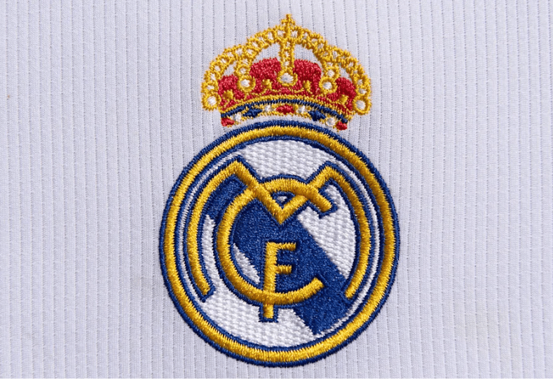 罗马诺：森林和埃弗顿正在竞争道路，球员更想去森林踢欧战（罗马诺：埃弗顿与森林争签，球员为踢欧战更愿选择森林）