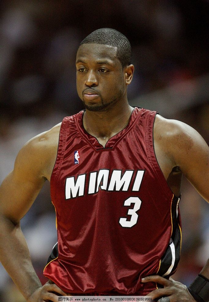 高效！广东外援奎因半场三分4中4轰17分5助（手感火热！广东外援奎因半场三分4投全中，砍下17分5助攻）