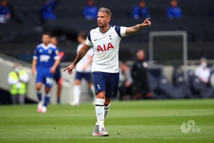 中超球队阵容分析：武汉三镇阵容变化,（中超阵容盘点：武汉三镇人员调整解析）